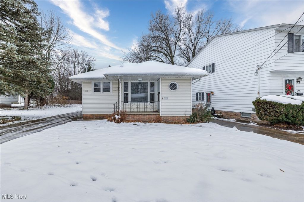 Photo of 110 Talbot Drive, Bedford, OH 44146 (MLS # 5176978)