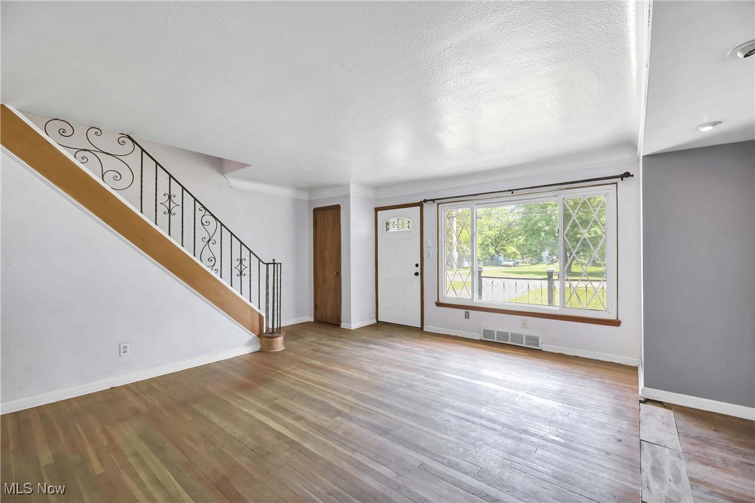 4672 Silverdale Road, North Olmsted, Ohio image 6