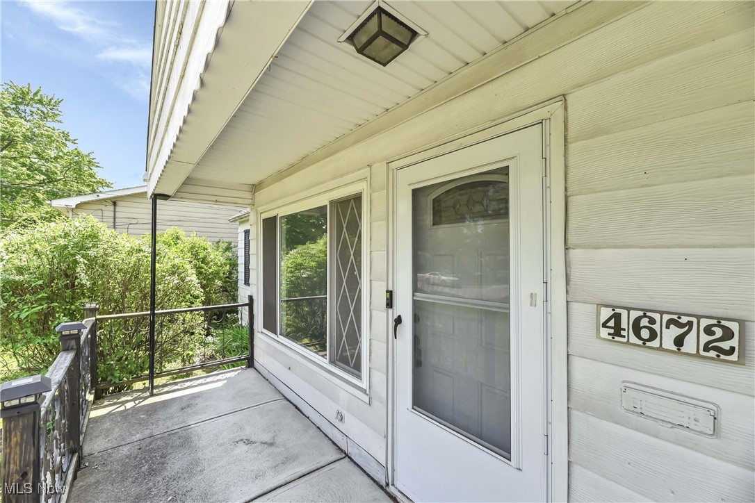 4672 Silverdale Road