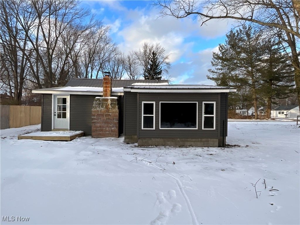 Photo of 6566 Earl Avenue, Madison, OH 44057 (MLS # 5183656)