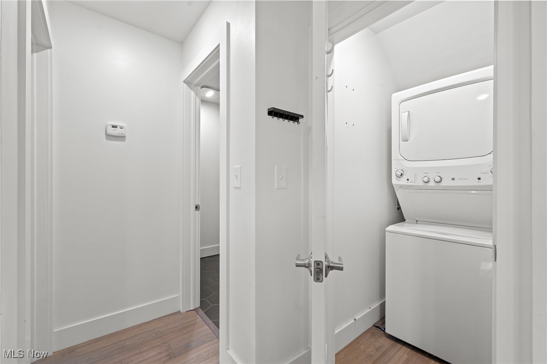 Cleveland, Ohio 44113, United States, 4 Bedrooms Bedrooms, ,4 BathroomsBathrooms,Residential,Contingent,213313