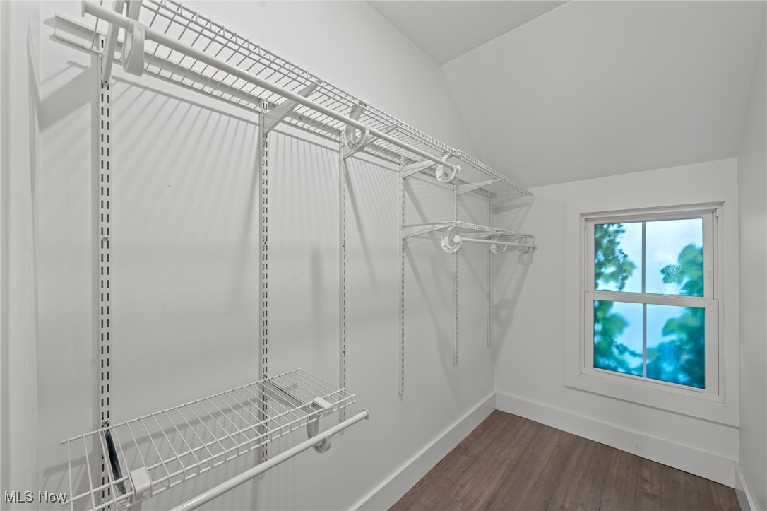 Cleveland, Ohio 44113, United States, 4 Bedrooms Bedrooms, ,4 BathroomsBathrooms,Residential,Contingent,213313