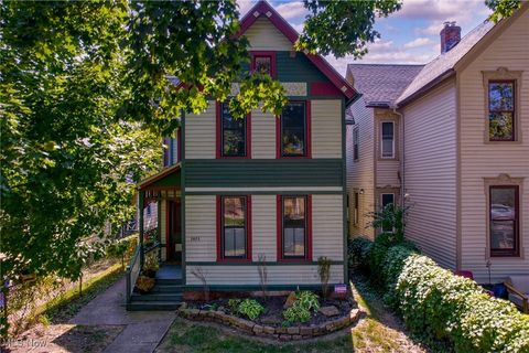 3823 John Avenue Cleveland OH 44113