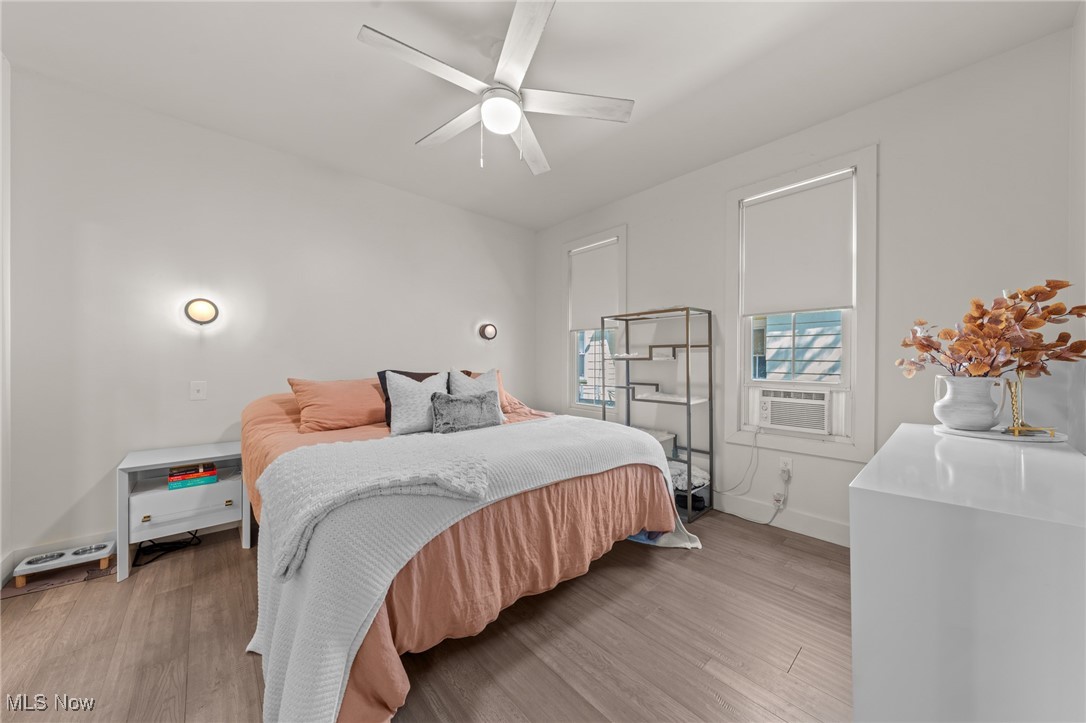 Cleveland, Ohio 44113, United States, 4 Bedrooms Bedrooms, ,4 BathroomsBathrooms,Residential,Contingent,213313