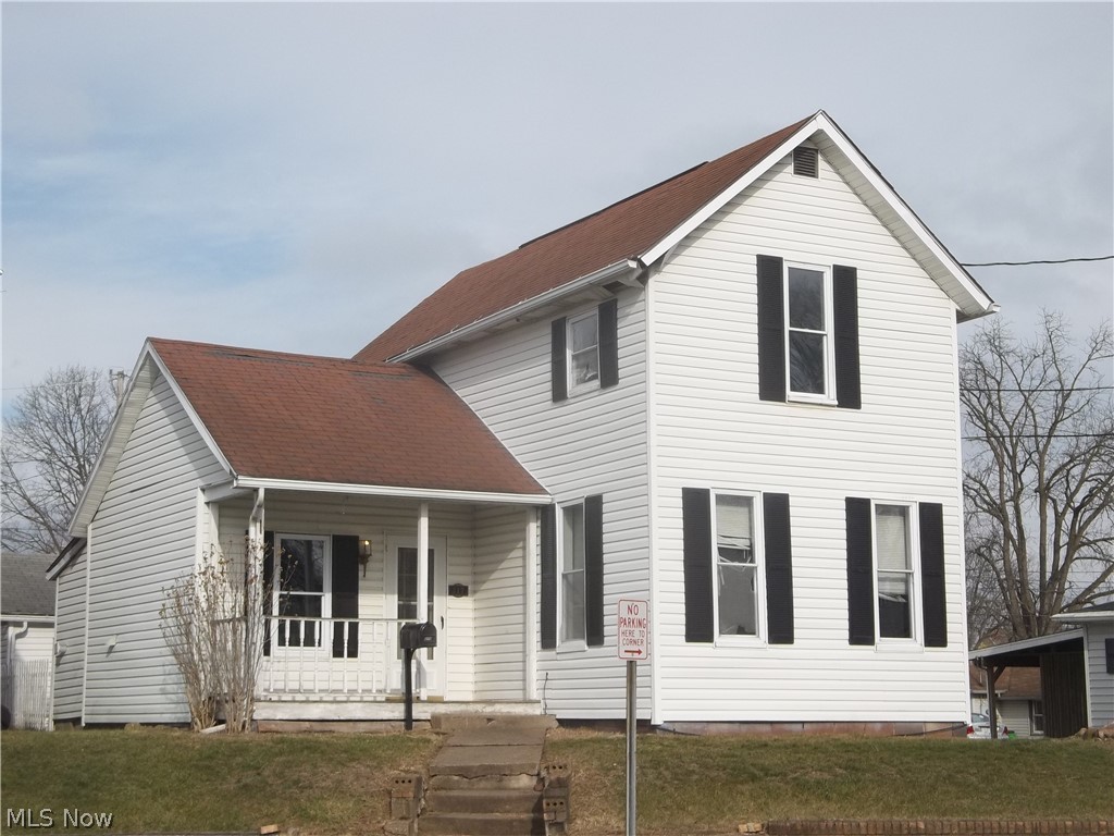 Online Ending Thursday Feb. 4th starting at 6:00 PM - Cash flow is calling! 3 bedroom – 1 bath home with great rental history – 30 X 96 alley bound lot – recently vacant – was rented for $850 per month – low maintenance – fenced backyard – 1st floor laundry – newer windows – 14 X 20 detached garage – newer bath – perfect affordable 1st time home or investment property – close to schools, town and fairgrounds – Tusc. Co. Parcel #15-00500-000.
Terms: 10% non refundable deposit down day of sale. Balance due at closing. Sells with no financing contingencies. Any desired inspections is buyer’s responsibility & must be completed prior to bidding. A 10% buyer's premium will be added to the final bid to determine the final contract price.