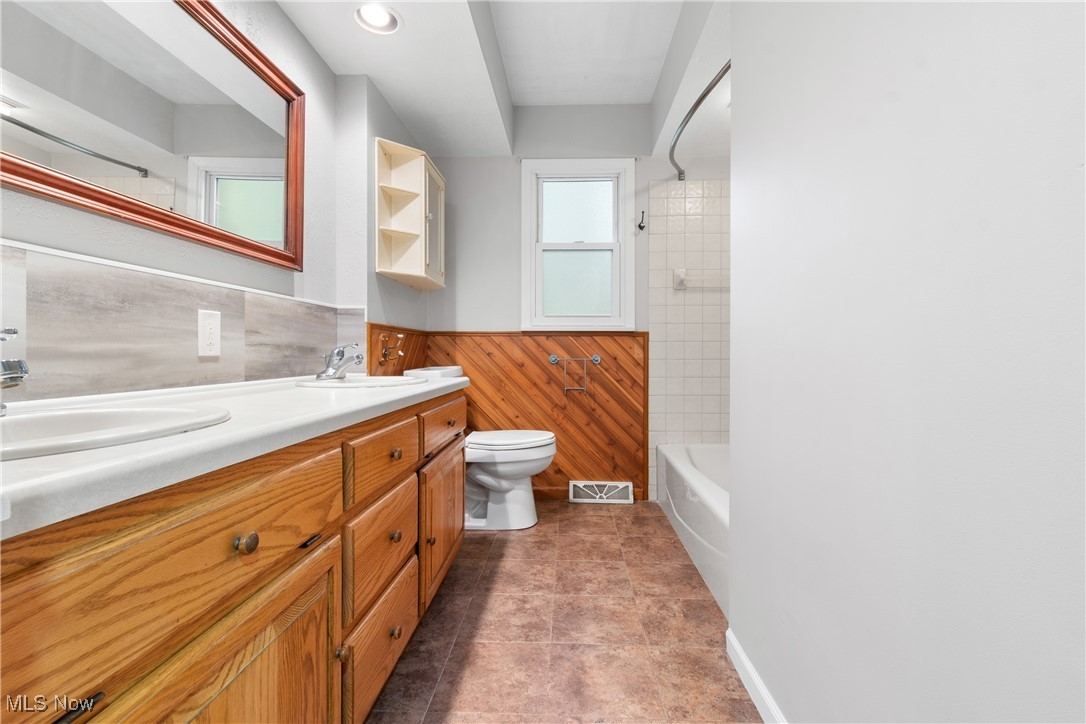 3143 Ethan Allen Road, Barberton, Ohio image 20