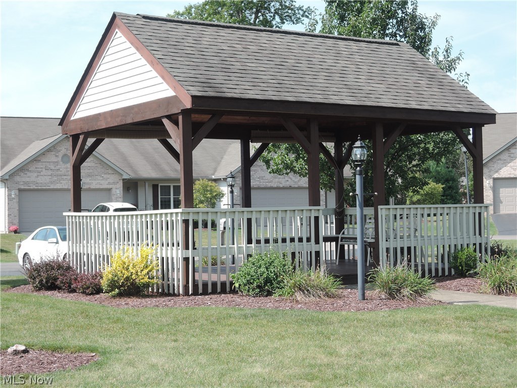 Villas/Pk Place Condo - Residential