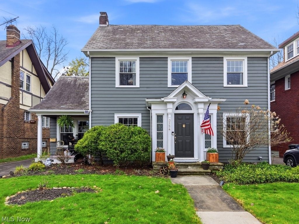 Photo of 3154 E Overlook Road, Cleveland Heights, OH 44118 (MLS # 5201811)