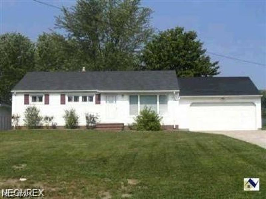 Charming 3 bedroom 1 bath Ranch home in Strongsville. 2 car attached garage, full basement and large deck. Close to everything! Don't miss out!