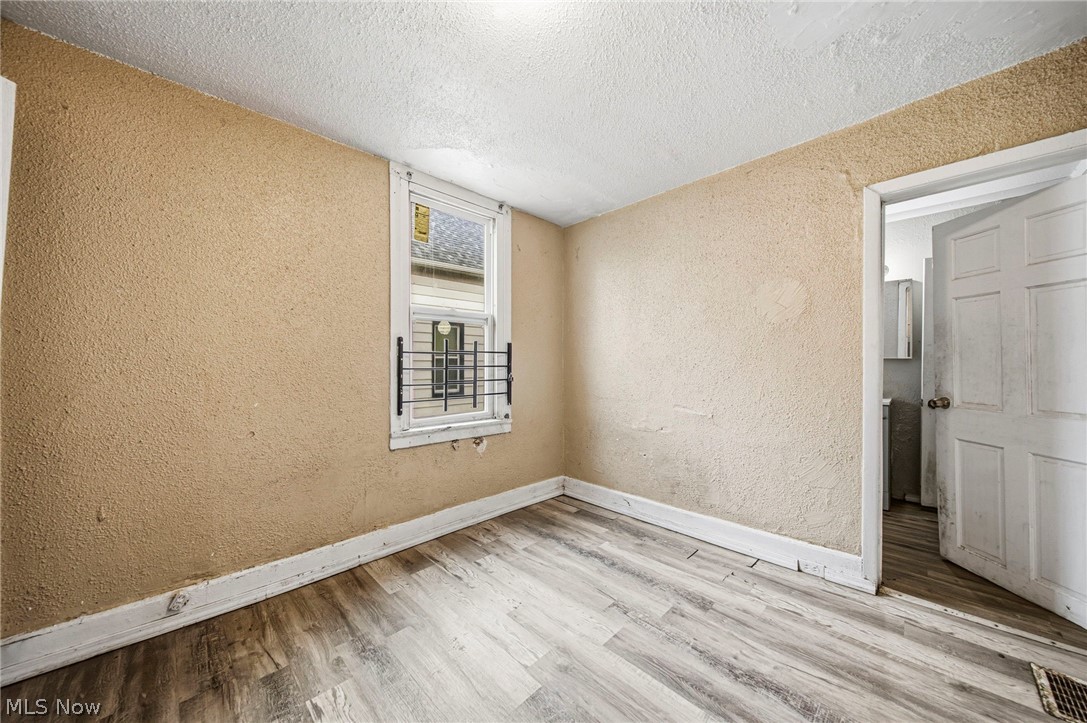 E J Weils - Residential