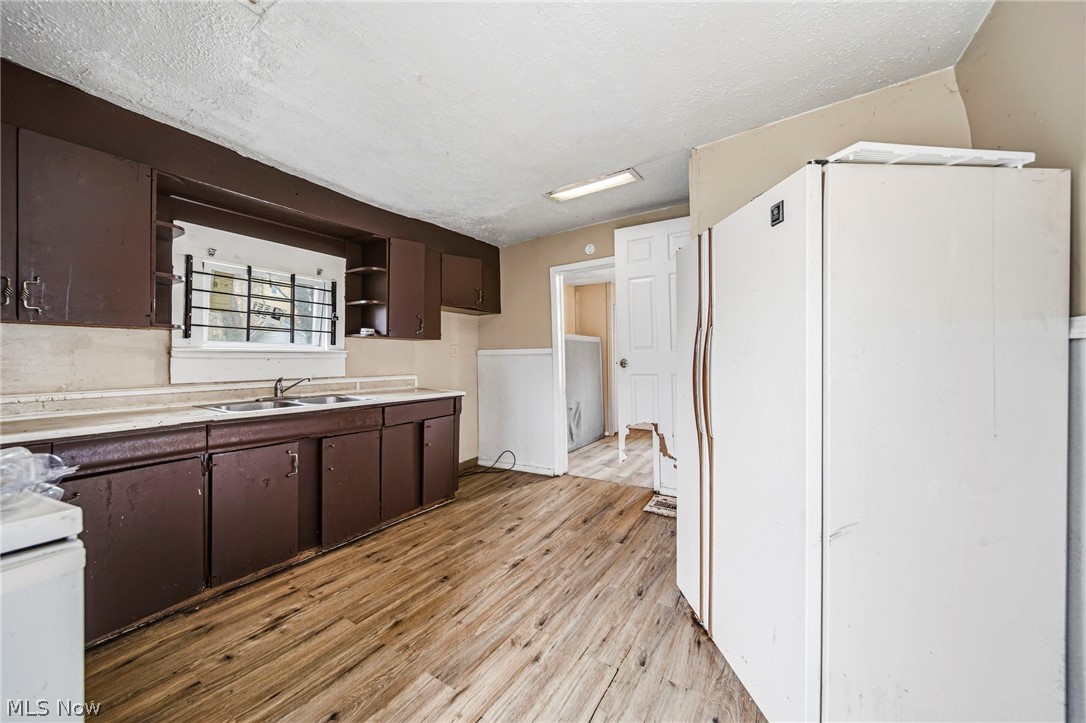 E J Weils - Residential