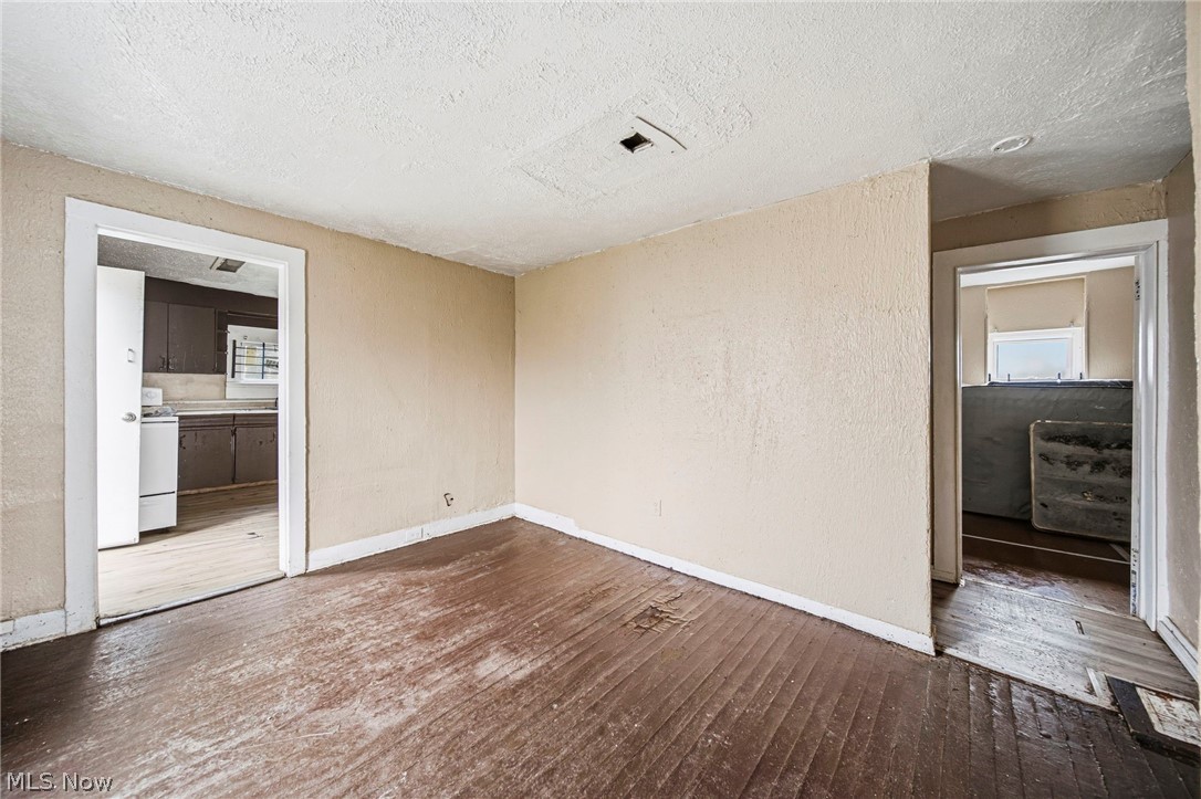 E J Weils - Residential