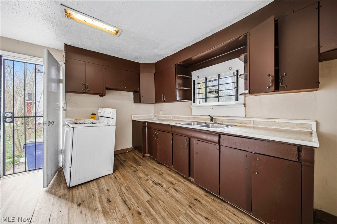 E J Weils - Residential