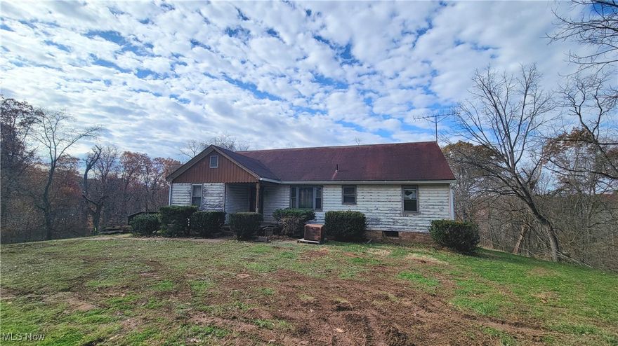 THIS IS INHERITED PROPERTY.
HAS A GREAT FLOOR PLAN.  GOOD LOCATION ONLY MINUTES FROM DOWNTOWN MARIETTA.
OFFERS LOTS OF POTENTIAL.

SELLING AS IS WHERE IS WITH NO WARRANTY