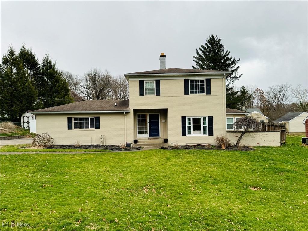 2740 W Ridgewood Circle, Zanesville, Ohio image 1