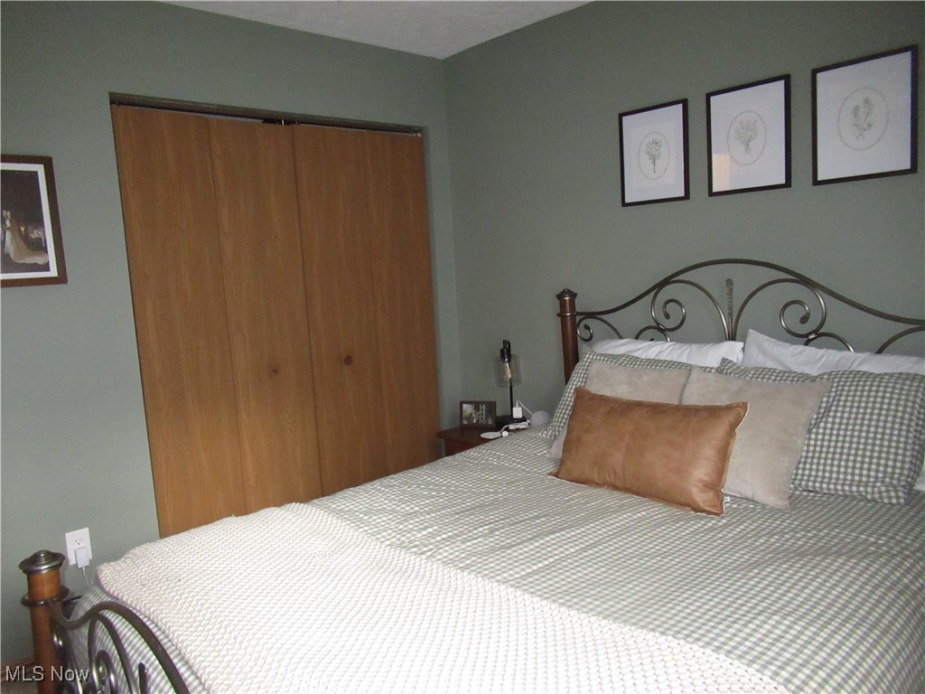 1048 Woodglen, Newton Falls, Ohio image 12