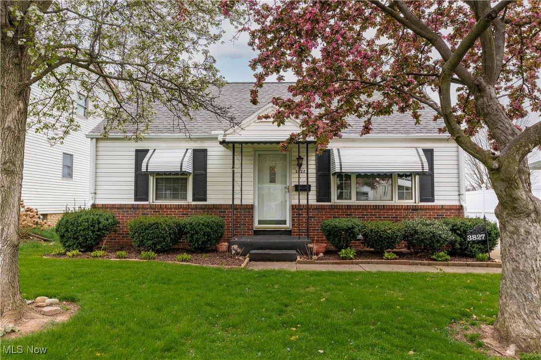 3827 Greenwood Place, Canton, Ohio image 2