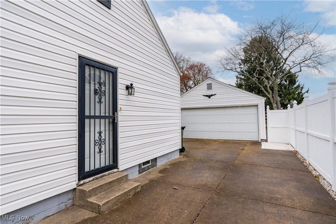 3827 Greenwood Place, Canton, Ohio image 4