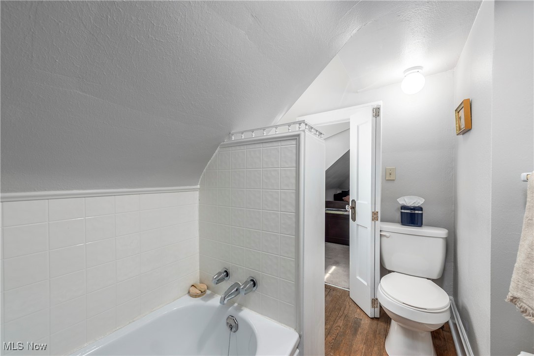 Lakewood, Ohio 44107, United States, 5 Bedrooms Bedrooms, ,4 BathroomsBathrooms,Residential,Active,192106