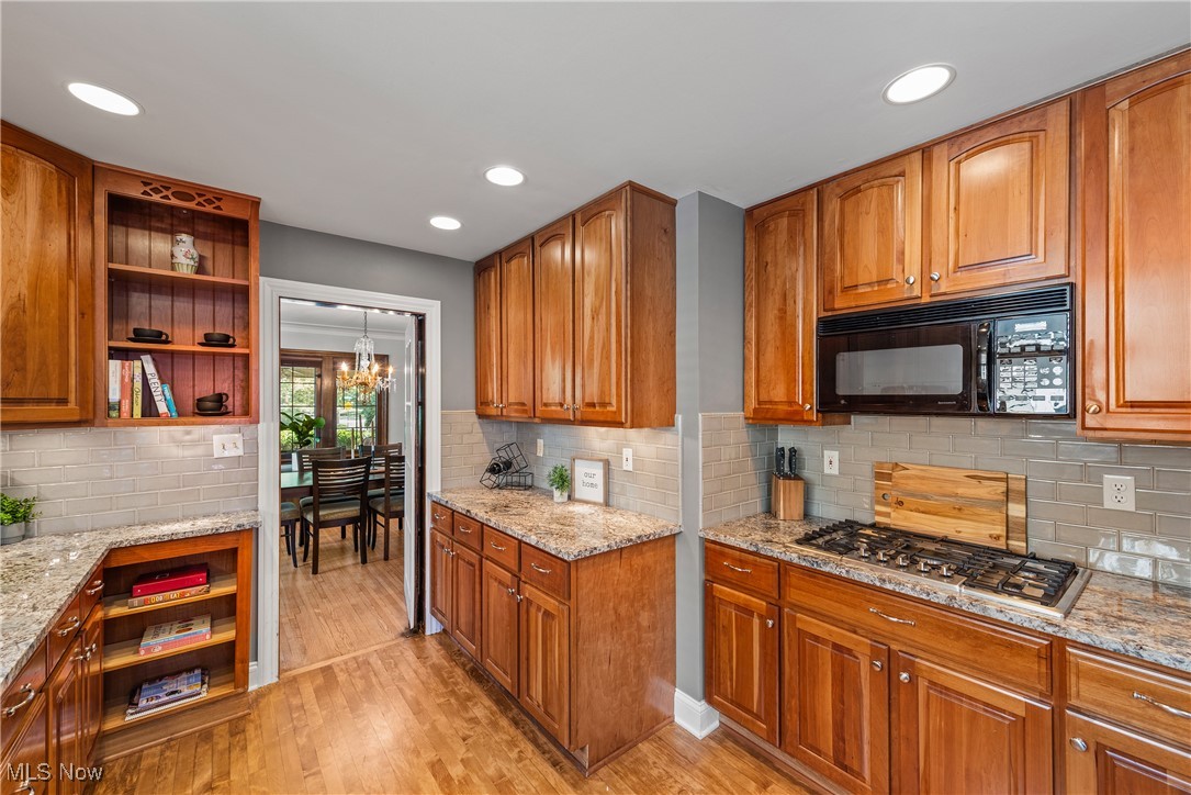 Lakewood, Ohio 44107, United States, 5 Bedrooms Bedrooms, ,4 BathroomsBathrooms,Residential,Active,192106