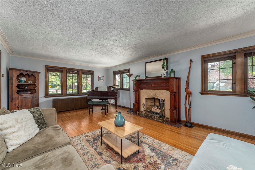 Lakewood, Ohio 44107, United States, 5 Bedrooms Bedrooms, ,4 BathroomsBathrooms,Residential,Active,192106