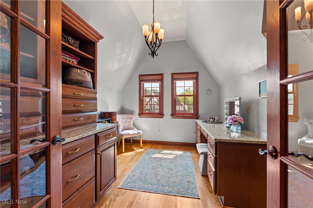 Lakewood, Ohio 44107, United States, 5 Bedrooms Bedrooms, ,4 BathroomsBathrooms,Residential,Active,192106