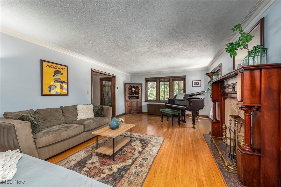 Lakewood, Ohio 44107, United States, 5 Bedrooms Bedrooms, ,4 BathroomsBathrooms,Residential,Active,192106