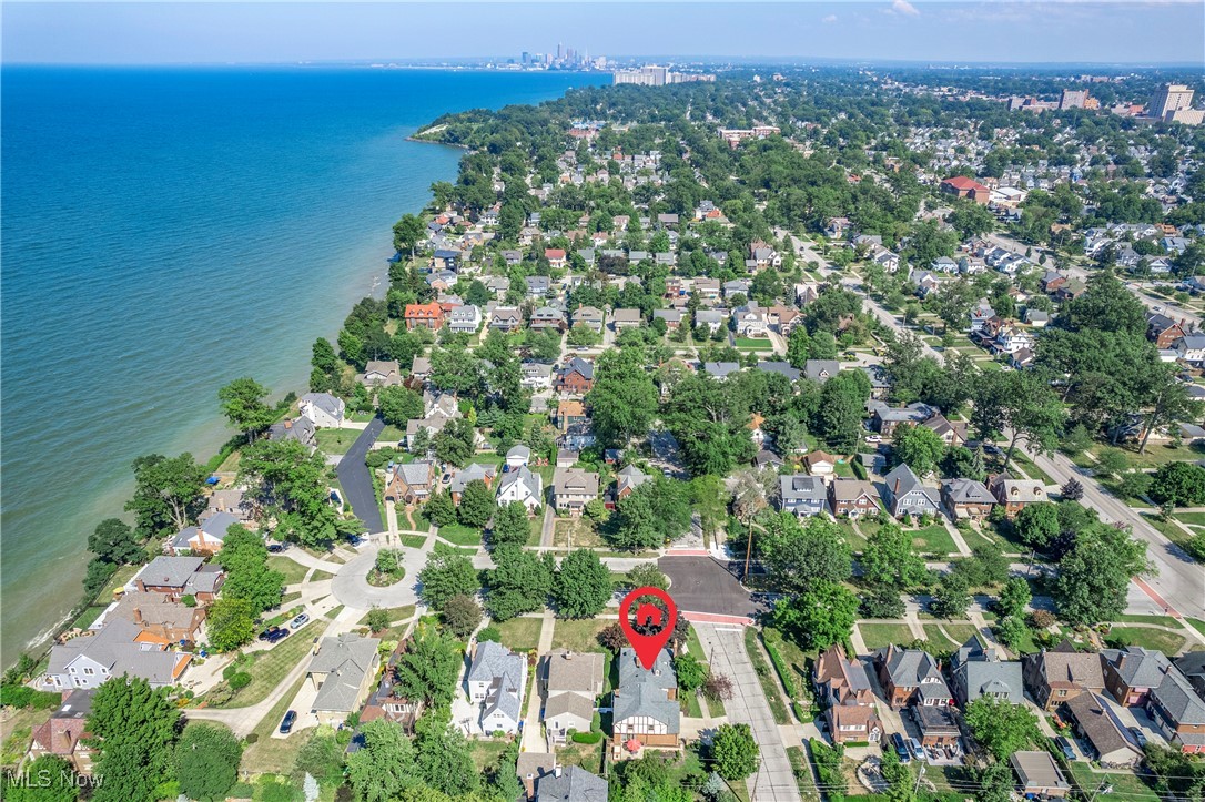 Lakewood, Ohio 44107, United States, 5 Bedrooms Bedrooms, ,4 BathroomsBathrooms,Residential,Active,192106