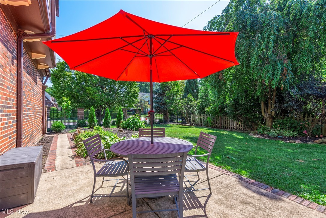 Lakewood, Ohio 44107, United States, 5 Bedrooms Bedrooms, ,4 BathroomsBathrooms,Residential,Active,192106