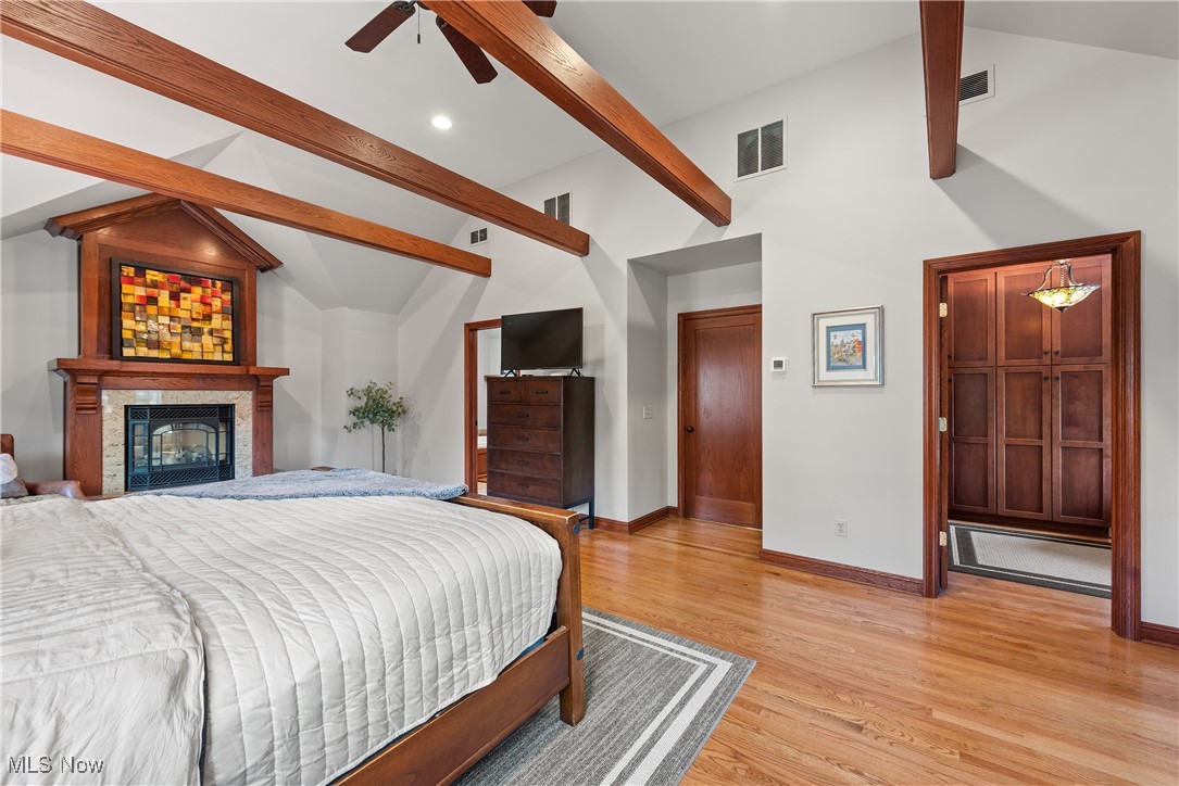 Lakewood, Ohio 44107, United States, 5 Bedrooms Bedrooms, ,4 BathroomsBathrooms,Residential,Active,192106