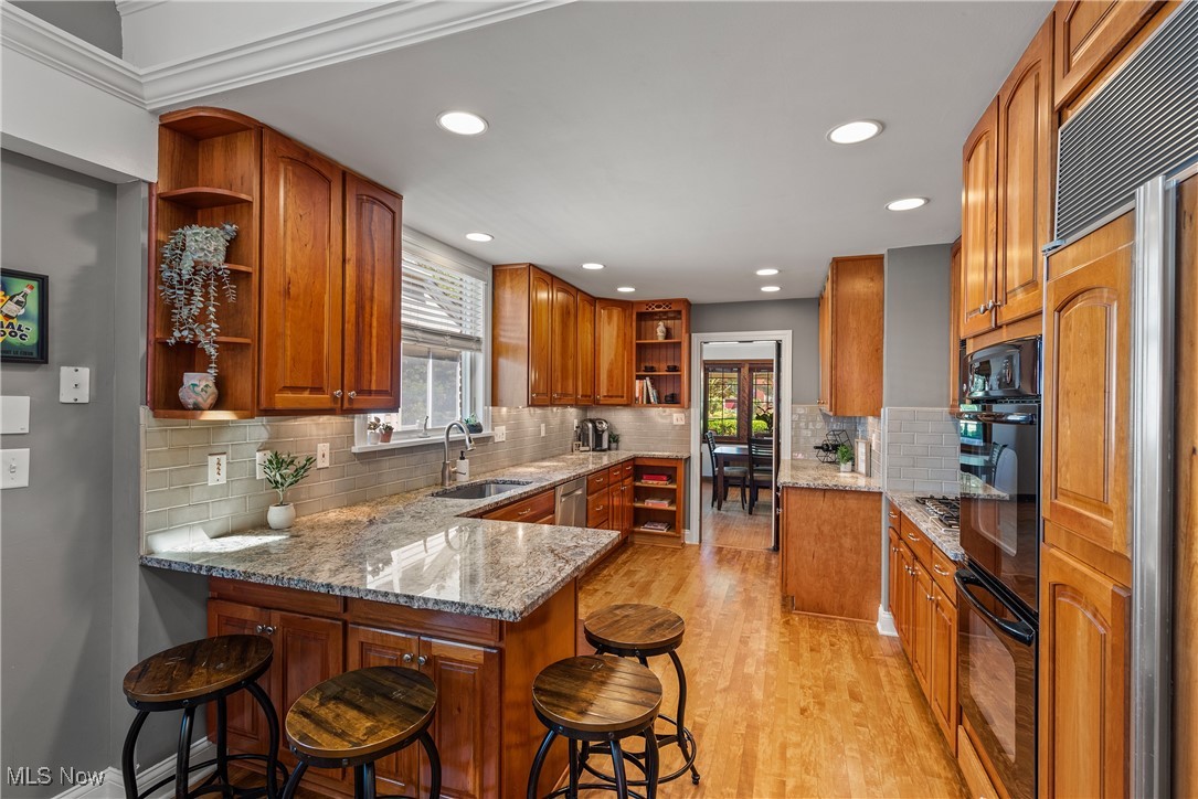 Lakewood, Ohio 44107, United States, 5 Bedrooms Bedrooms, ,4 BathroomsBathrooms,Residential,Active,192106