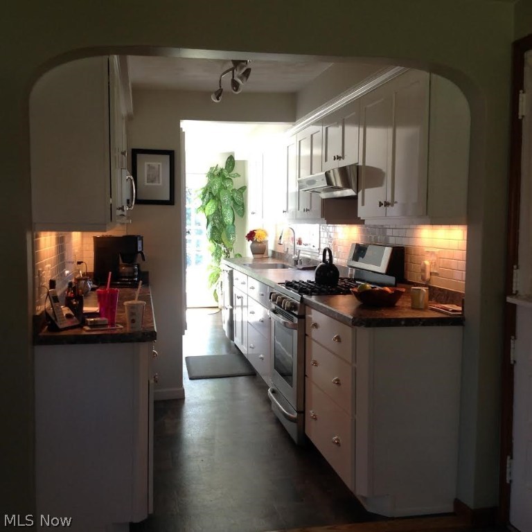 Country Club Estates - Residential