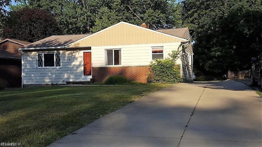 Easy living in this ranch style layout for rent in a highly desirable area! 3 spacious bedrooms and 1.5 baths all on the first floor. Gorgeous eat-in kitchen. 2 car detached garage. Large Paved driveway. All adult applicants must apply online for credit, criminal and eviction background check and verify income. No section 8. We run credit, criminal and eviction history, verify income. $35 nonrefundable application fee per adult applicant.