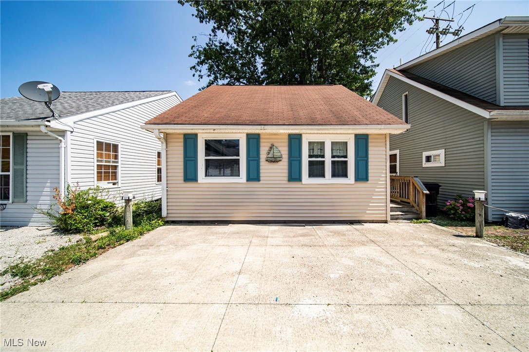 Cozy Cottage Charm Just a jump away from Lake Erie
Get ready to fall in love with this completely updated 2-bedroom, 1.5-bath cottage tucked away in the sought-after Billow Beach community! Whether you're searching for a weekend escape or a year-round retreat, this gem blends comfort, style, and location in all the best ways.
Step inside to discover a stunning Hickory kitchen, warm wood tones, and thoughtful upgrades throughout. The vaulted ceilings and loft bedroom give this cottage a spacious, airy feel, while updated utilities offer peace of mind. 1st floor bed, full bath with open Shower, 1st floor laundry/utility.
Enjoy the glow of Lake Erie sunsets from your porch, take a short stroll to the nearby convenience store, and savor meals at some of Saybrook's favorite local restaurants, all just steps away.
Low-maintenance, high character, and move-in ready. This is your chance to live the Lake Life dream without compromising convenience.
Lake Erie living never looked so good, schedule your showing today!