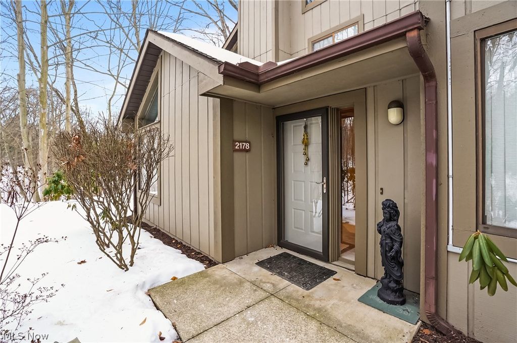 Photo of 2178 Stone Creek Trail, Cuyahoga Falls, OH 44223 (MLS # 5184753)