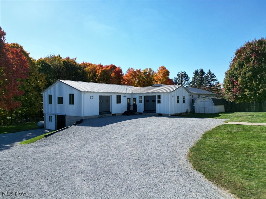 8495 Mount Hope Road, Apple Creek, Ohio image 2