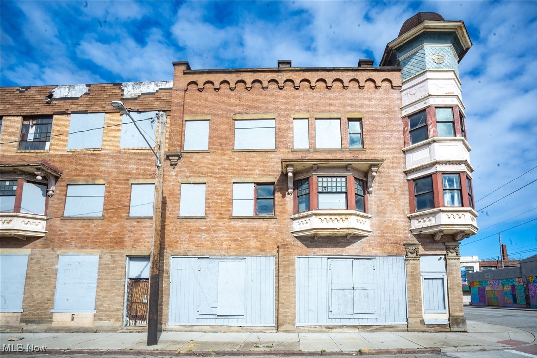 5217 Broadway Avenue