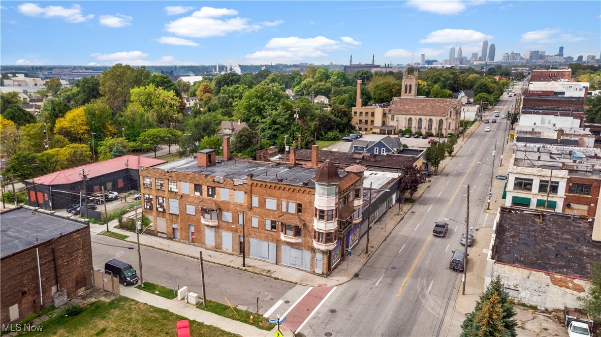 5217 Broadway Avenue