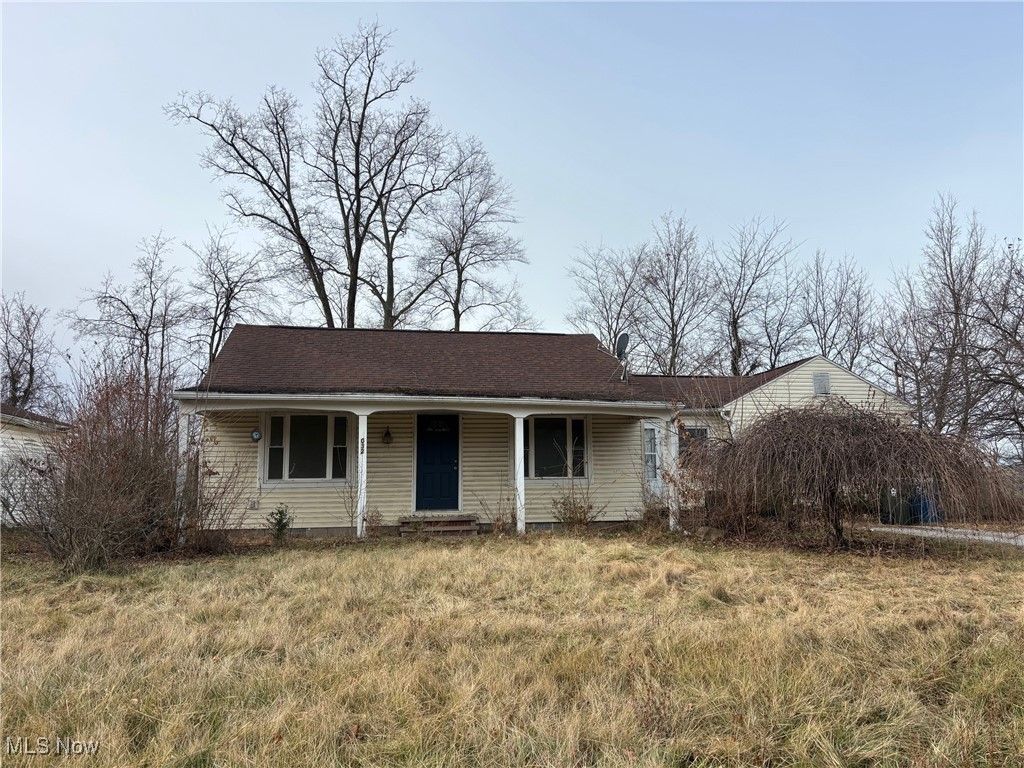 Photo of 3032 E River Road, Sheffield Village, OH 44054 (MLS # 5178381)