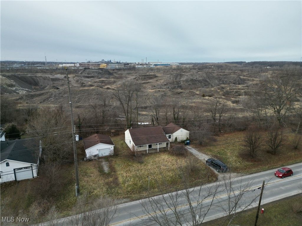 Photo of 3032 E River Road, Sheffield Village, OH 44054 (MLS # 5178381)