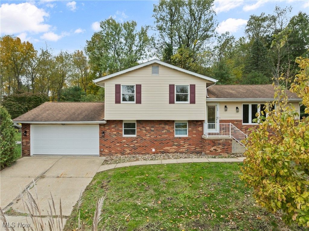 Photo of 120 Windermere Drive, St Clairsville, OH 43950 (MLS # 5168531)