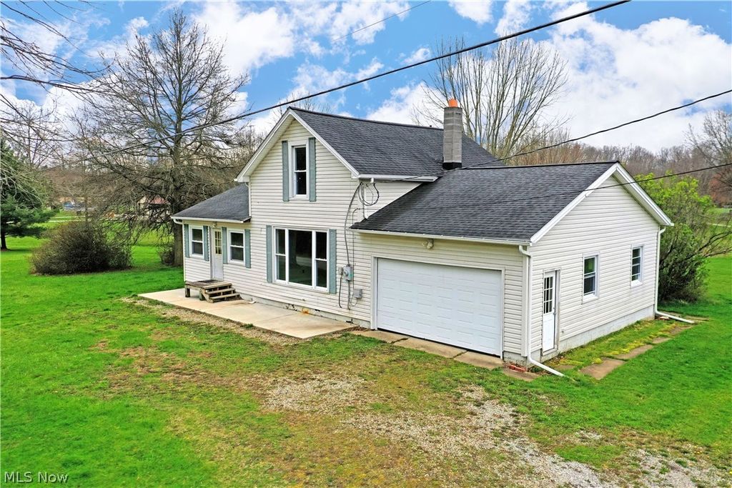 Photo of 6979 Thompson Clark Road, Bristolville, OH 44402 (MLS # 5199422)