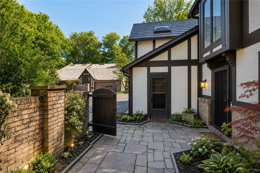 10 Hidden Valley Drive 10