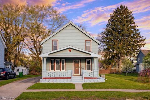 Photo of 770 Broad Street, Conneaut, OH 44030 (MLS # 5203098)