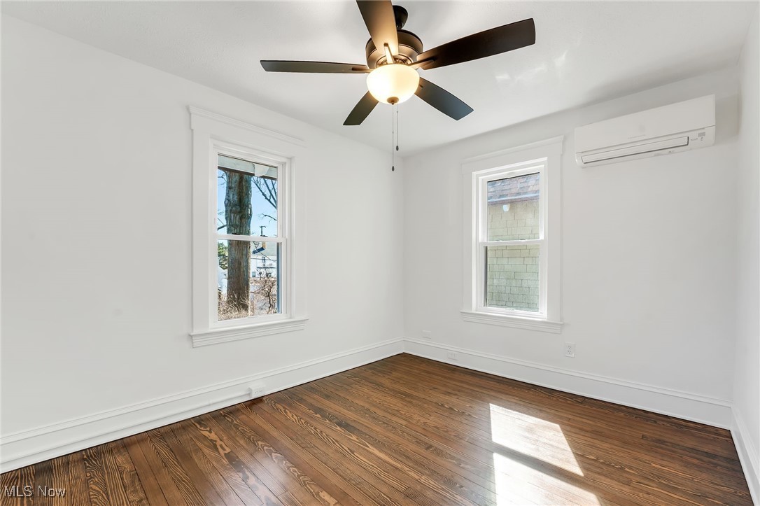 1527 Mars Avenue, Lakewood, Ohio image 24