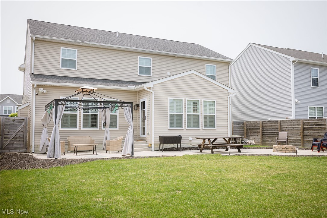 37328 Sandy Ridge Drive, North Ridgeville, Ohio image 3