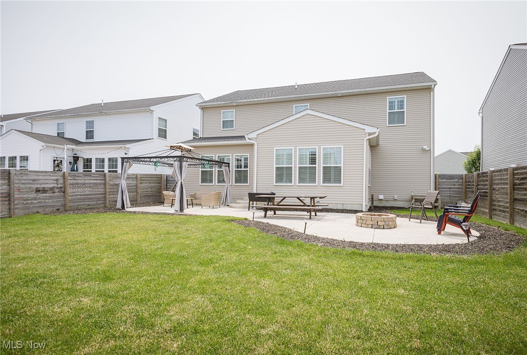 37328 Sandy Ridge Drive, North Ridgeville, Ohio image 4
