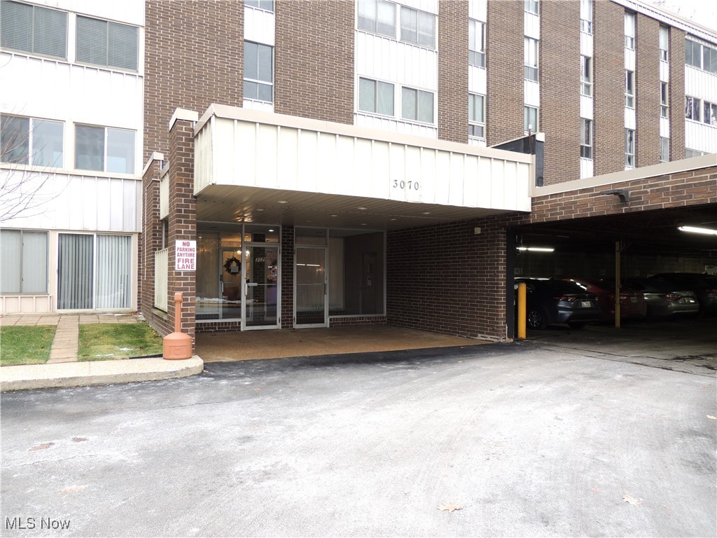 Silver Lake Towers Condo - Residential