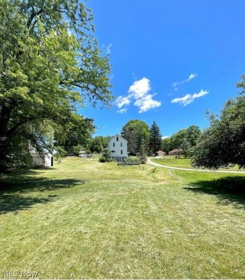 Tiny photo for 1047 Howell Avenue, East Palestine, OH 44413 (MLS # 5190611)