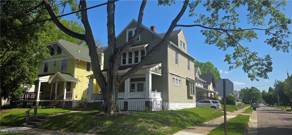 Photo of 804 Work Drive, Akron, OH 44320 (MLS # 5214362)